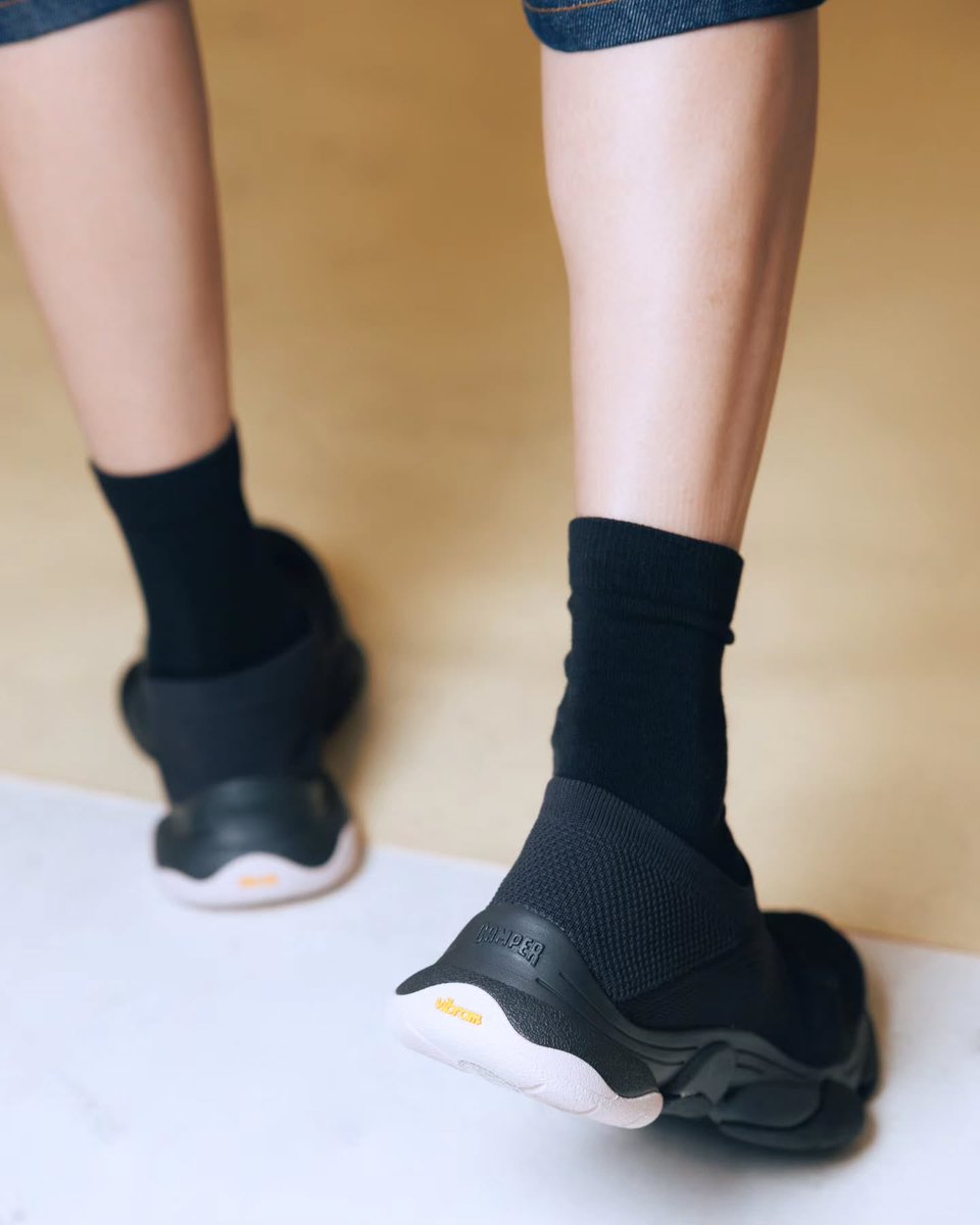 hirunkit_ IG
🔗 instagram.com/p/DXjZo1EE5UD/

Nothing loud, yet still noticed👟

The new Karst Finch by Camper X Issey Miyake has arrived at @.camper_thailand CentralWorld and Emsphere. 

#camper #isseymiyake
#hirunkit_