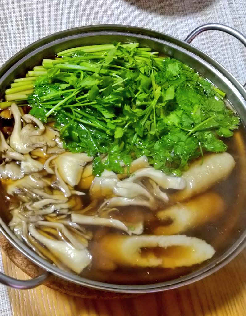 レオン 🐱 庭仕事中🌼🌺 tweet media