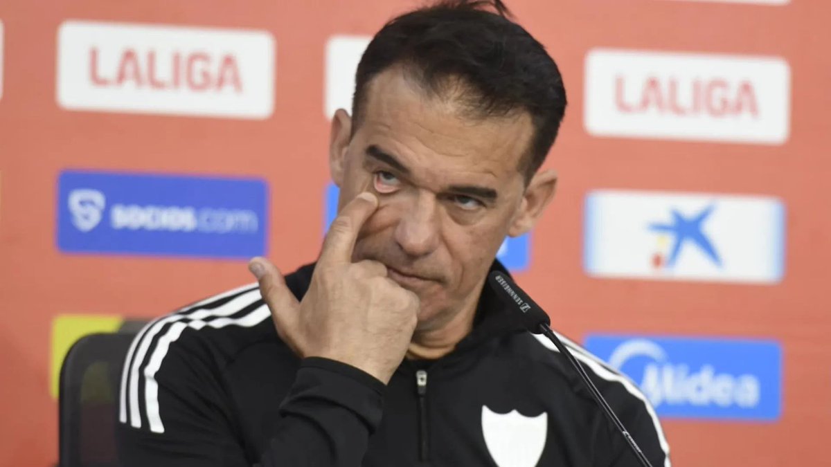 eldesmarque_sfc's tweet image. 🗣️ García Plaza: "Me estoy dejando la vida. Parezco un autista, con perdón de los autistas y tengo un familiar al que quiero muchísimo. No hago nada. No he pisado Sevilla, no la conozco. No le he echado más horas en mi vida". 
eldesmarque.com/futbol/liga-1a… #SevillaFC