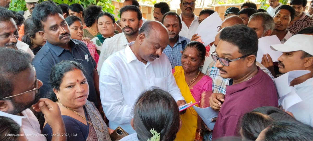 PRameshbabuMLA's tweet image. ఈ రోజు అనగా 25.04.2026 తేదీన  పెందుర్తి నియోజకవర్గం సబ్బవరం మండల ప్రజా పరిషత్ కార్యాలయంలో ప్రజా సమస్యల పరిష్కార వేదిక కొరకు ప్రజా దర్బార్ కార్యక్రమం నిర్వహించడం జరిగింది. @JSPShatagniTeam @JSPShatagniTeam #pawankalyantransformsap #sabbavaram #mpp #prajadarbar #Anakapalli #jsp