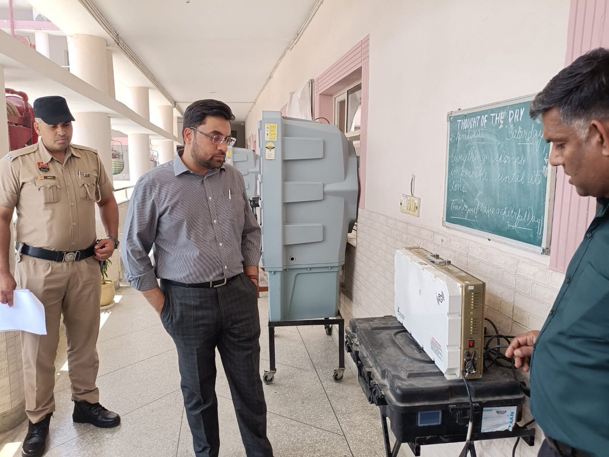 DC_Faridabad's tweet image. #Information | The District Administration has ensured comprehensive preparations for the successful, peaceful, and smooth conduct of the HCS (Ex. Br.) and Other Allied Services Preliminary Examination-2025, scheduled to be held on April 26 by the Haryana Public Service