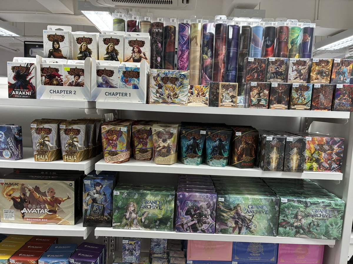 卡之里 Card's Village!
A lot of single cards!!

(I would like to know if there is a store in Hong Kong that sells more than here!
