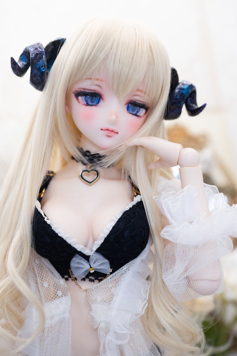 feriz1_117's tweet photo. アイ２種付きでイメチェンもできる神秘的お姉さんヤフオクでお迎え待っています🏠

明日終了予定ですので、たくさん見ていただけると嬉しいです💕

https://t.co/HowMvcU3rA https://t.co/Qdb41426gy