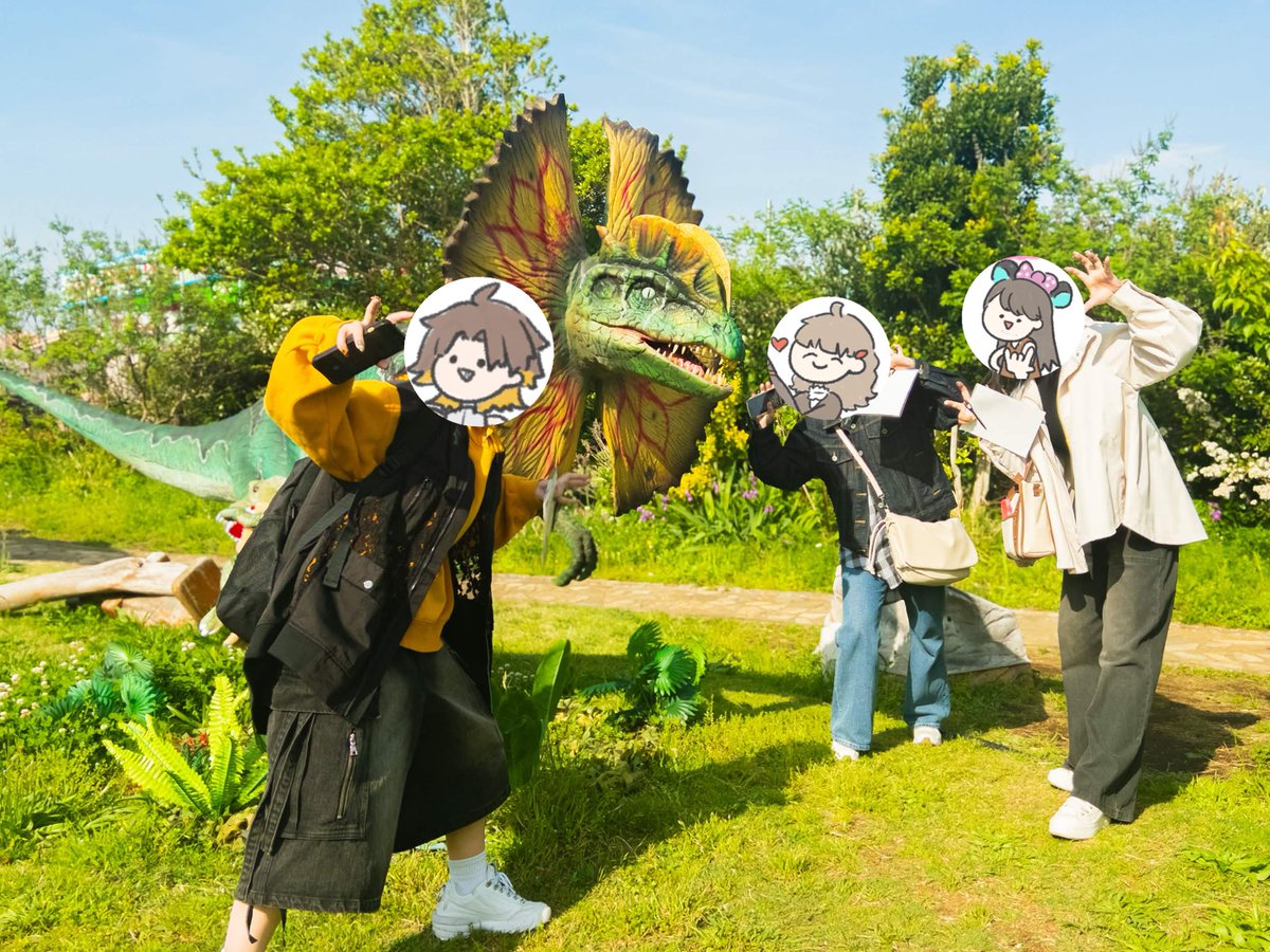 SY_K0Chma's tweet photo. なるぽんおんりーとコチワールド恐竜会してきたど！！！！！🦕💛
おれたちがロックウェルだ

トリケラの表情何とも言えんすぎてずっとツボ https://t.co/njpgtRWzXm