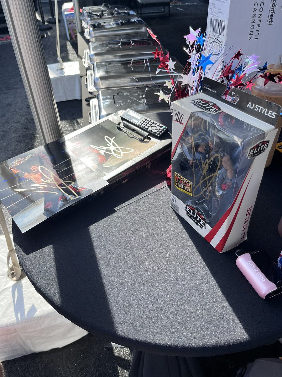 13rogersC's tweet photo. @solomonster for the good price of 0$. Got to meet AJ Styles at NASCAR Talladega yesterday. https://t.co/mXqq89ZydF