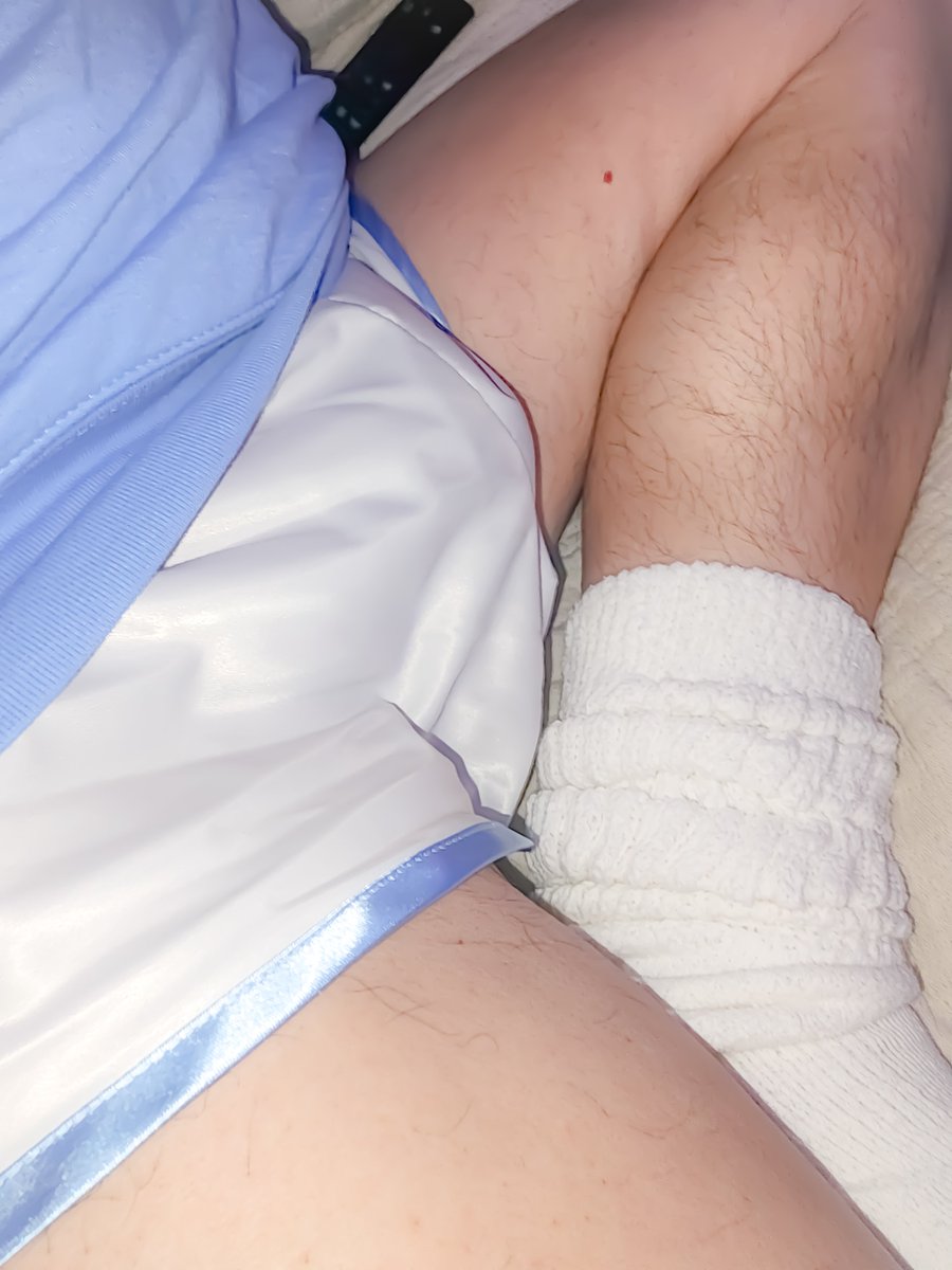 DForclaire's tweet photo. Warmer weather is finally coming back, and with it, my favorite attires.
#shorts #shiny #nylon #vintage #sprinters #whitesatin #whiteshorts #shinyshorts #dapashorts #fetish #Dapa #dapadesigns #smoothfabric #freeballing #SummerVibes #shortshorts #glanzshorts #bulge https://t.co/We5dJm6K0u