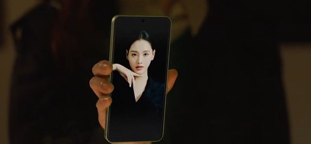 seyounggs's tweet image. the #reverse episode 2 basically tightens the mystery and makes everything feel more paranoid, like you can’t fully trust anyone’s version of the truth. and that’s what makes it so gripping anyways seated