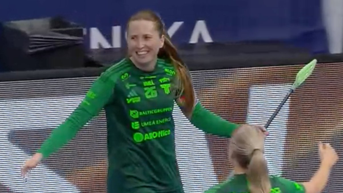 Emelie Wibron bekräftar att karriären är över.
Hon avslutar den med tionde SM-guldet och ett hattrick som gör henne till tidernas främsta poängplockare (tangerat med Hermine Dahlerus) i slutspel. Hon är sedan tidigare bäst i grundserien.
Tack och bock för allt, Empa! 👑