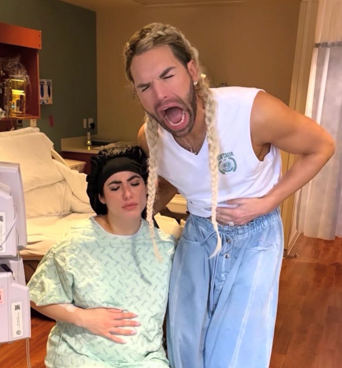 Oli London tweet media