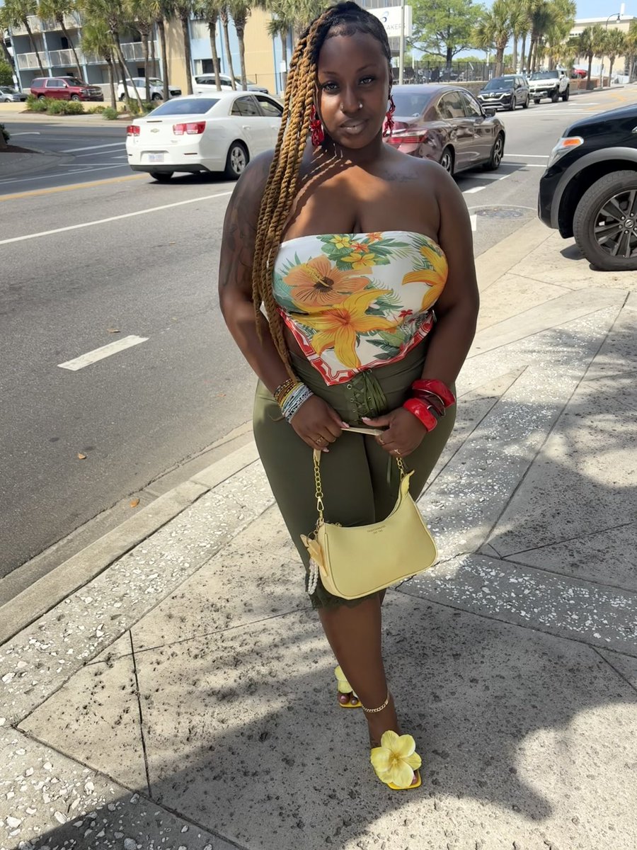 Queen♋️ tweet media