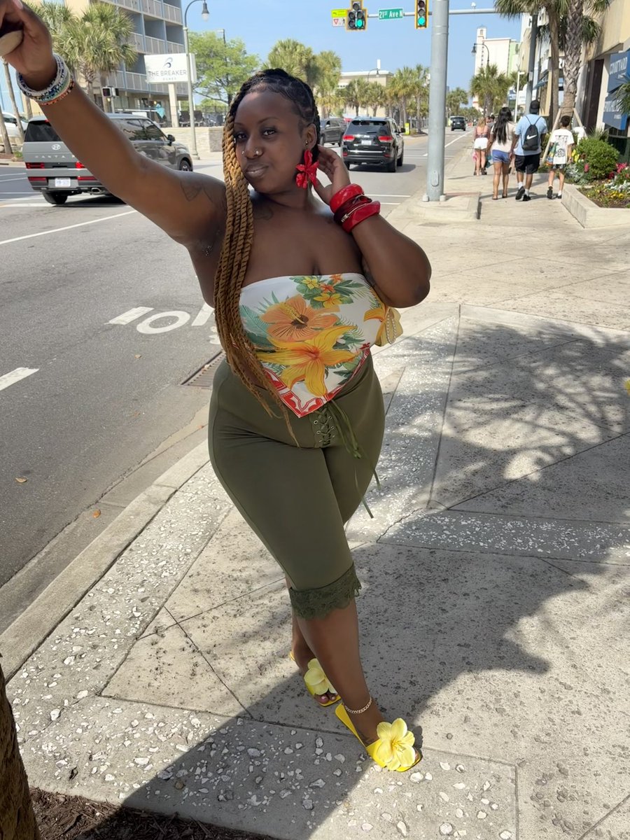 Queen♋️ tweet media