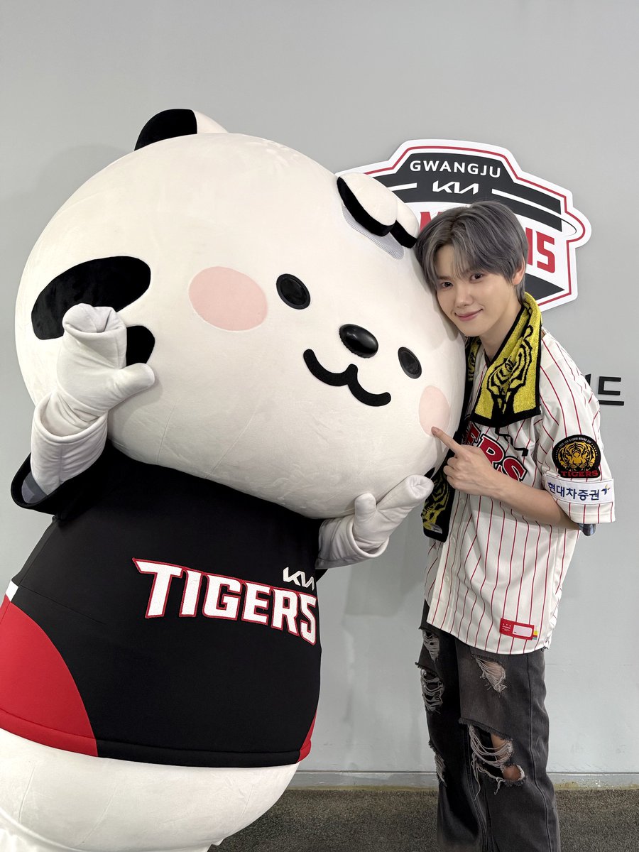 CRAVITY OFFICIAL tweet media