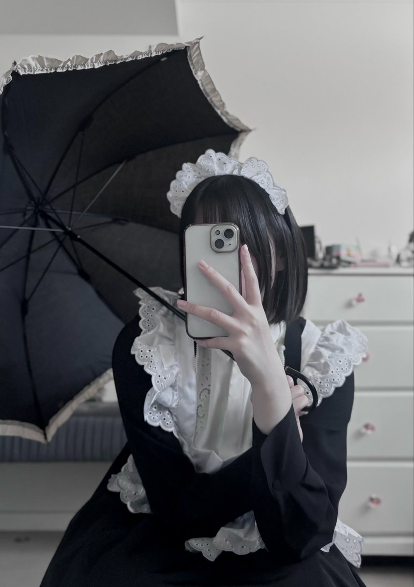 異色 tweet media