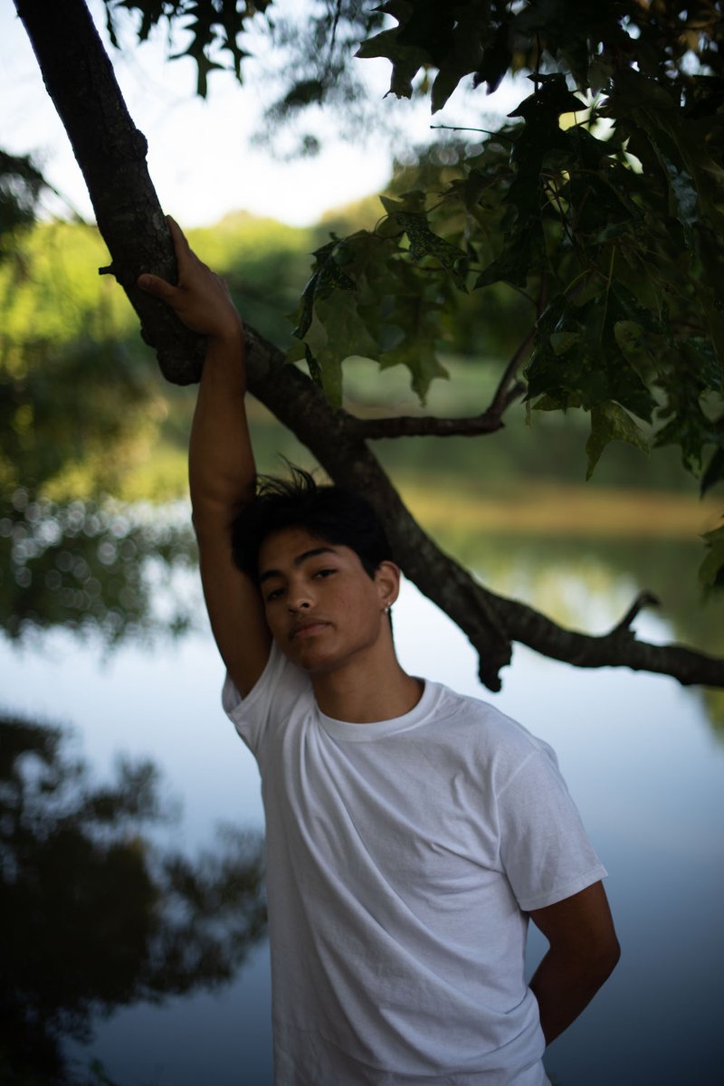 santicg327's tweet image. Skin and light… 

#photography #dancer