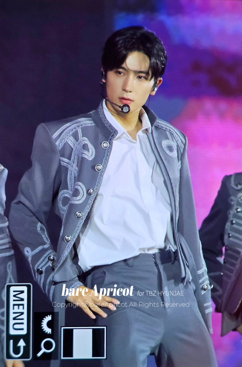 𝒃𝒂𝒓𝒆 𝑨𝒑𝒓𝒊𝒄𝒐𝒕 tweet media