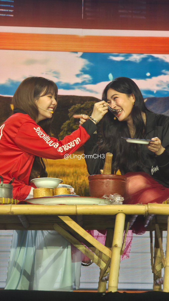 ช่วยด้วย ดาราฝืนมาก 5555555

LINGORM X NOOM KANCHAI 
#LingOrmHeartTalkXKanchai 
#LingOrm #หลิงออม...