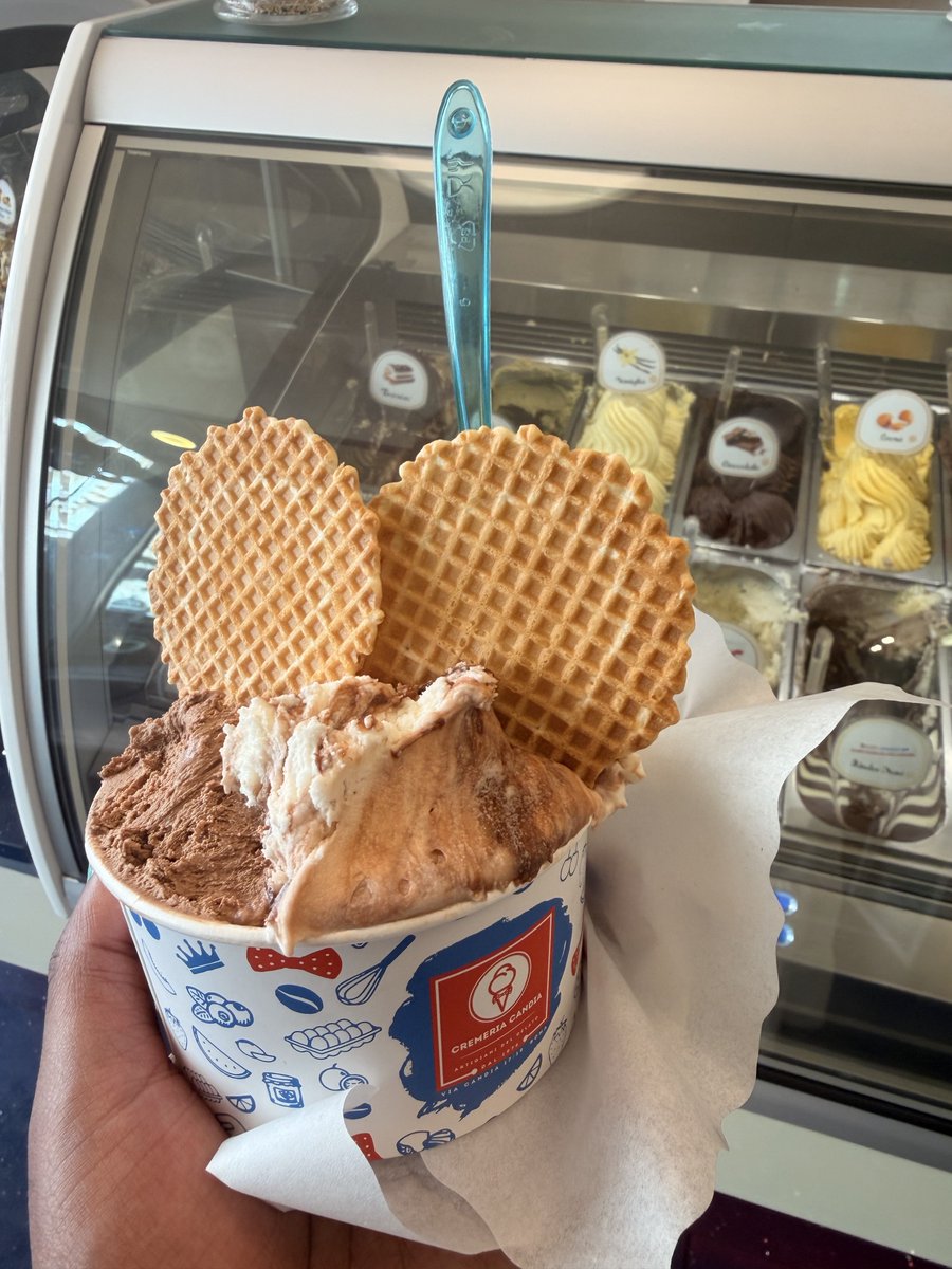 devinity111's tweet image. 😍😍😍 

Ik heb Nutella, kinder bueno en kinder maxi smaak gekozen!!!! #Rome