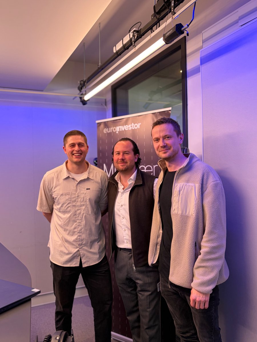 BenjaminBjerre's tweet photo. Jeg var et smut forbi Millionærklubben i torsdags og tale om AI-udbygningen, og hvordan vi i @TechwaveInvest positionerer os i værdikæden.

Du kan se og høre afsnittet her:
https://t.co/U7hSoRrJQA https://t.co/Nfwdk3zxYE