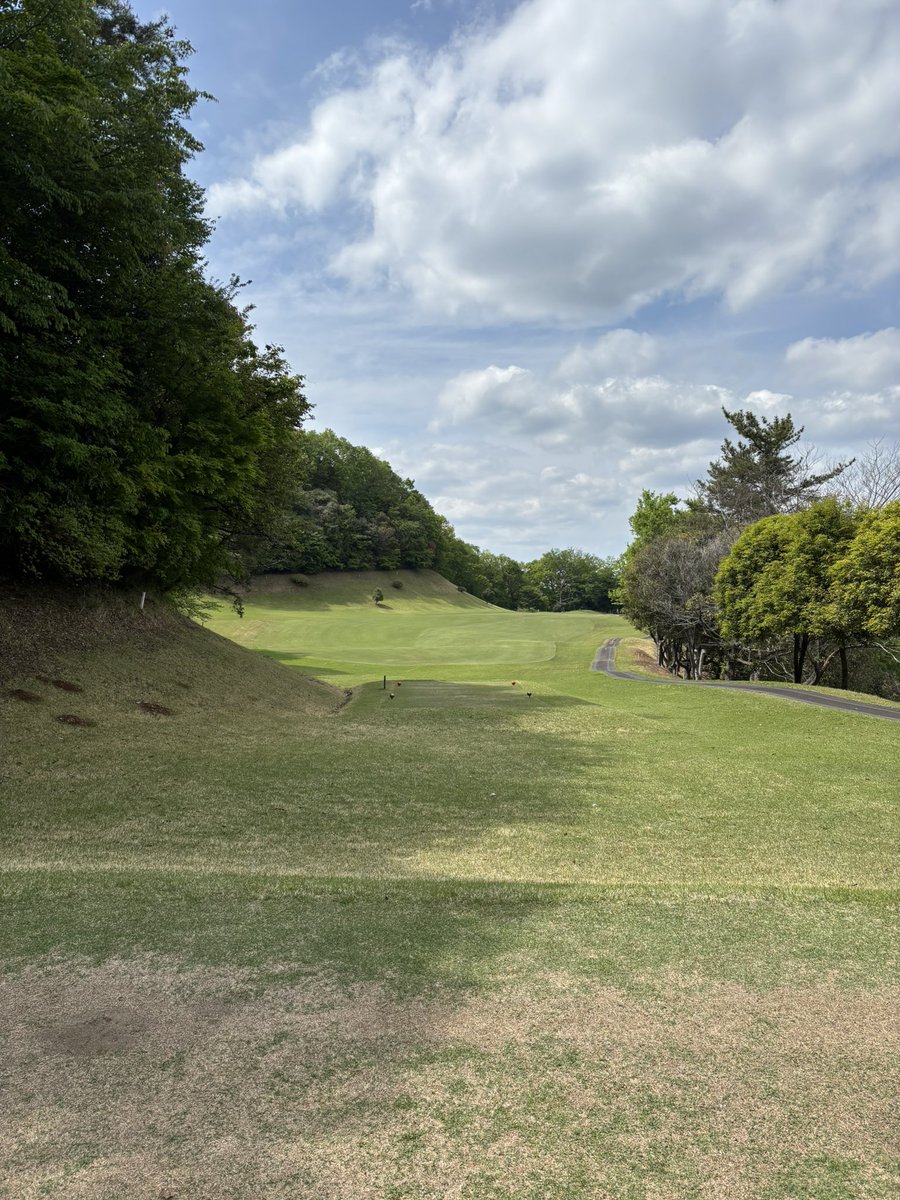 haranicol's tweet photo. 今年初のゴルフ⛳️約5ヶ月ぶり！良い天気に、戦略的な素晴らしいコース👍 https://t.co/F8gpmKlrfN