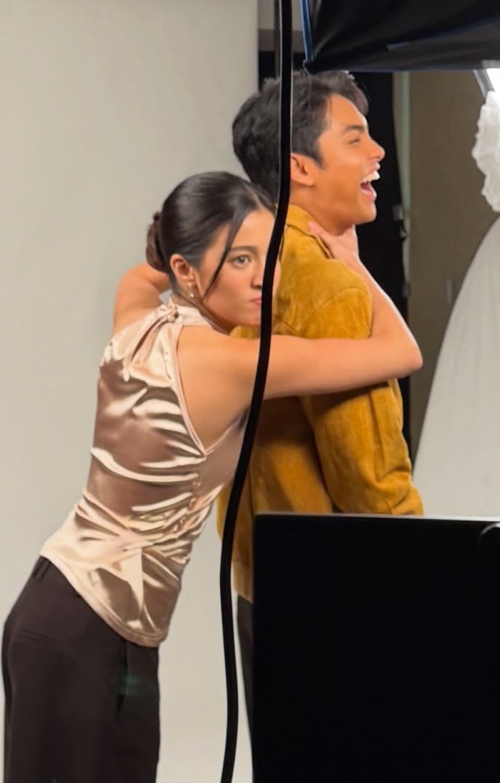 Mananakit sa poster, ang saya-saya sa behind ✊ ganyan kayo eh!!! 

#DonBelle #TayoSaWakas