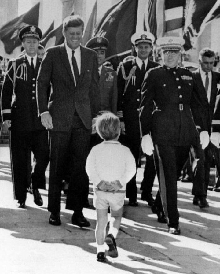 JOHN JR. tweet media