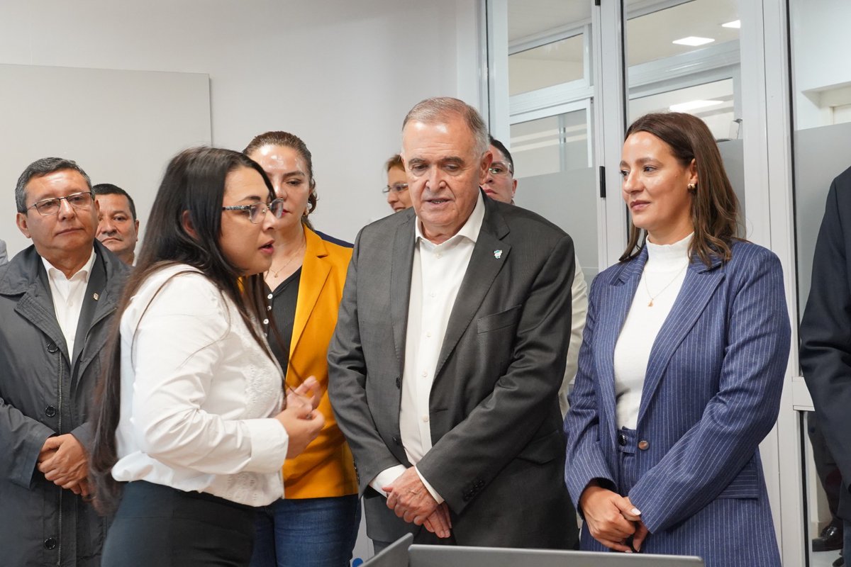 SebaSalazarbv's tweet photo. Bella Vista construye futuro con decisión y visión.

Invertir en educación, innovación y cultura es apostar al desarrollo real. Con el CETEM, el CeMI y la puesta en valor de la Casa de la Cultura, seguimos dando pasos firmes.

No son solo obras: es crecimiento y oportunidades https://t.co/FrPNiJjE9q
