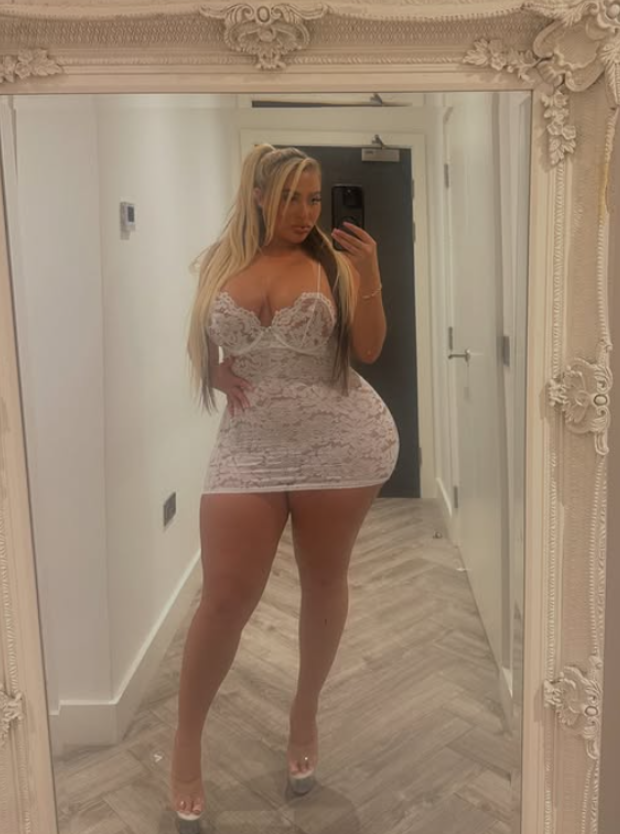 mschloeamberxxxx tweet media