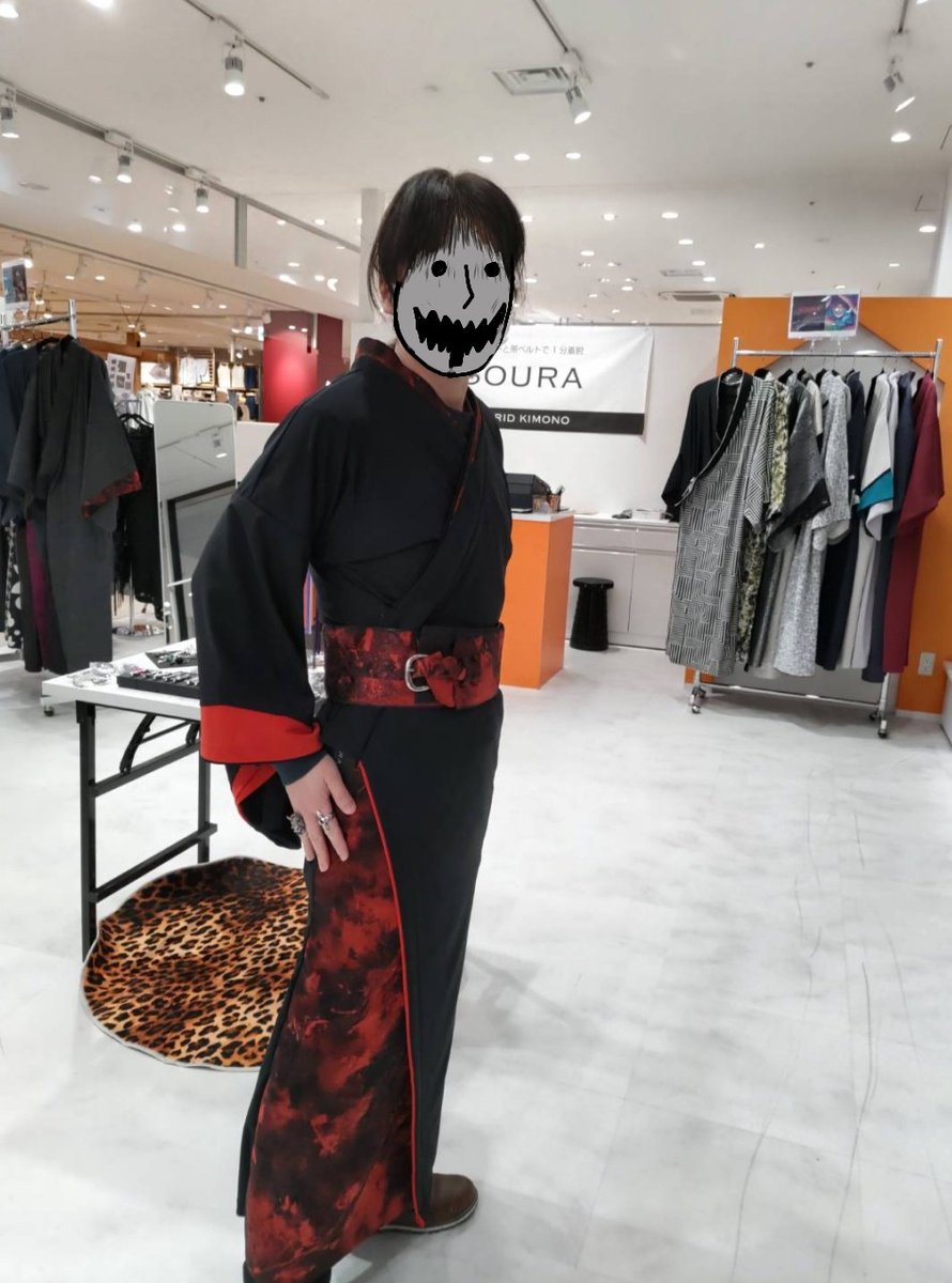 dbd97073437's tweet photo. 期間限定でイベント出品されてるハイブリッドキモノのSOURAさんに昨日今日と連日お邪魔して来ました😀
女性物だけどカッコよかったのでコレに決めた♪
着物で和風だから鬼リング着けたくなるし、凛ちゃん作ろうかなって気持ちが爆上がってる☺️最後は城バックに👹
#SOURA
https://t.co/cVUXl7tzw7 https://t.co/ninMPa9qty