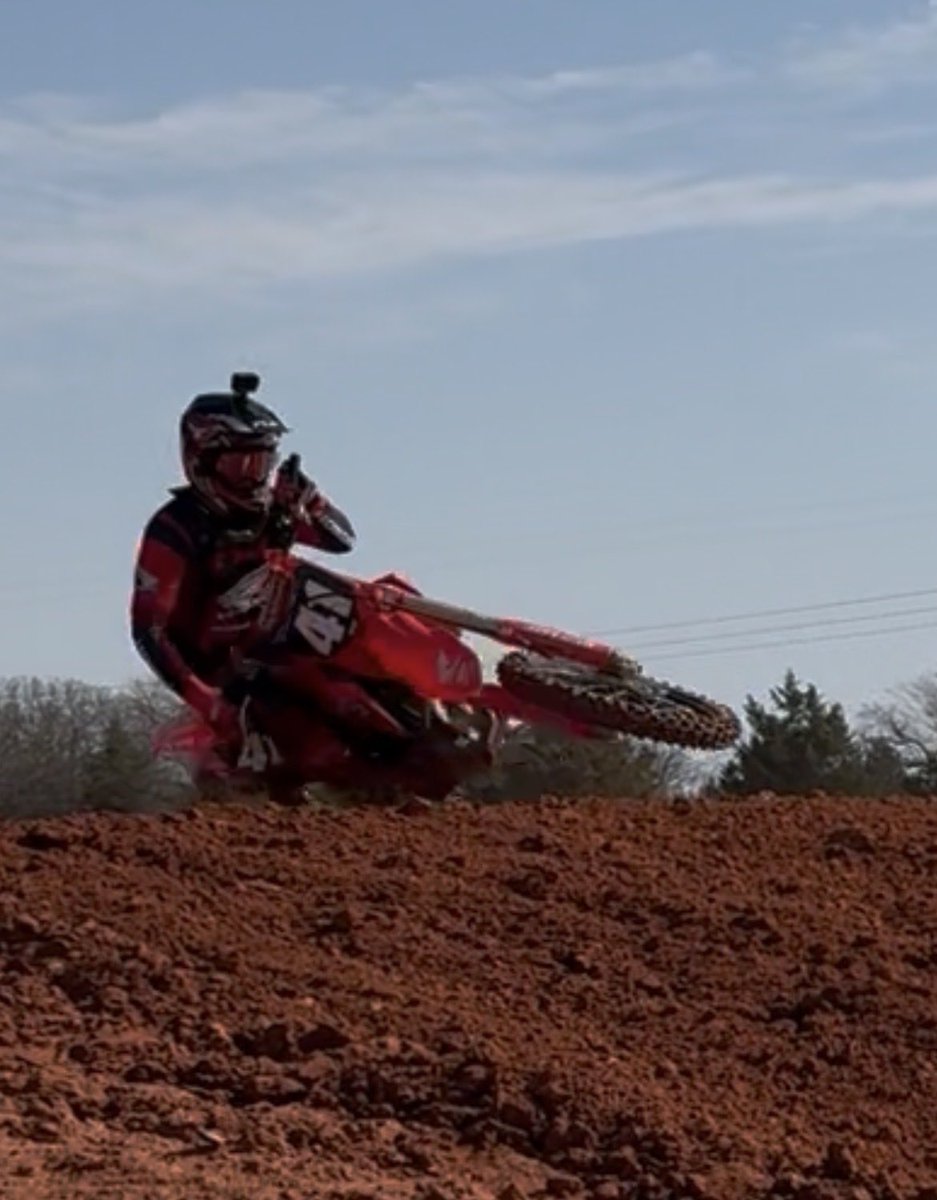 Trey Canard tweet media