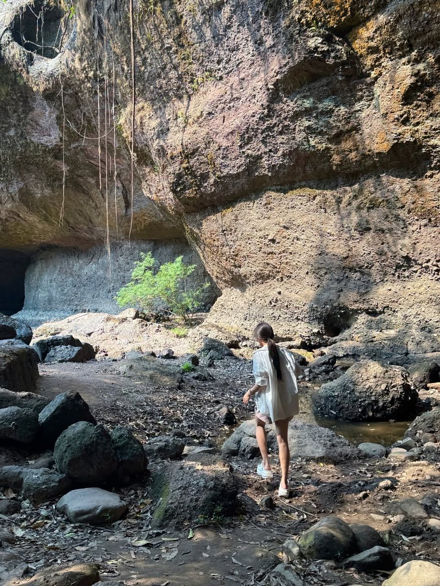 gwsnstagram's tweet image. [#SOSO] 📸 w.dy314 post 
(🎵 Fujii Kaze - Garden)

It felt right. 

#공원소녀 #GWSN #소소 #王靖儀 

(1/2)