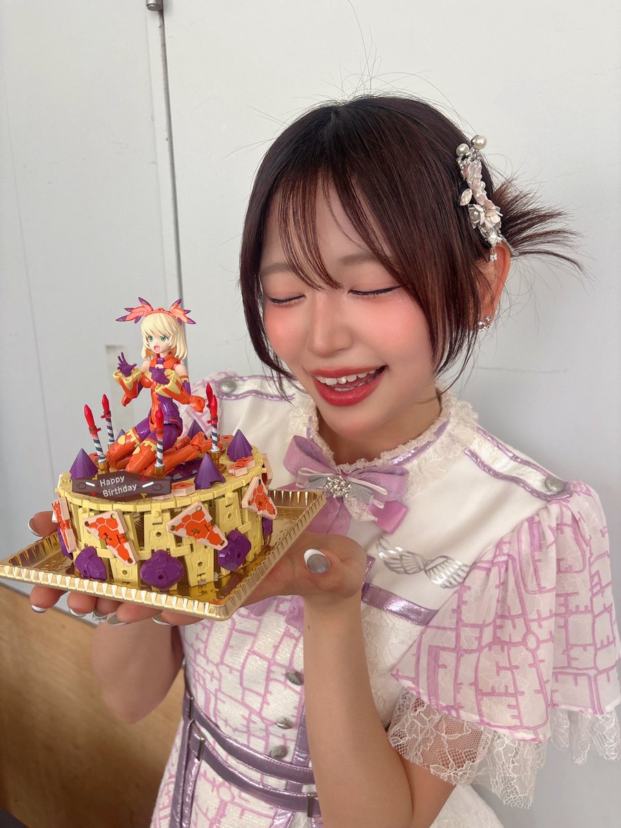 リリイベin イオンモール幕張新都心🪐
ありがとうございました🧡

ﾊﾀﾁのお祝いもたくさんありがとうございました！本当に暖かい空間に感謝感激状態でした…（⸝⸝o̴̶̷̥᷅  ̫ o̴̶̷̥᷅⸝⸝）
念願のプラモケーキも…🎂ིྀ
ちょーうれしー❣️❣️❣️
次はついにリリイベラスト❕5/2,3