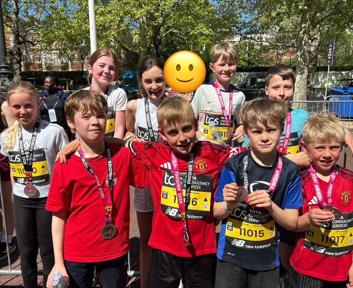 benhall_school's tweet photo. An incredible experience for our pupils as they took part in the mini @LondonMarathon in our capital today- an amazing opportunity to be part of a truly global event. https://t.co/3LYL1N464a