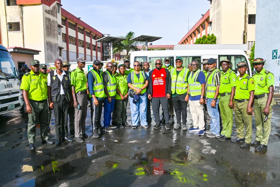 LagosHOS's tweet photo. Lagos Head of Service Monitors Environmental Sanitation Exercise in Agege.

Lagos State Head of Service, Mr. Bode Agoro, on Saturday, 25th April 2026, led a delegation to monitor the rebirth of the Monthly Environmental Sanitation Programme across Agege Local Government Area. https://t.co/mNUowfMcve