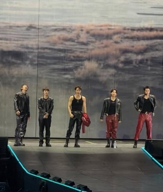 𝒗𝒊𝒆𝒏⋆ tweet media