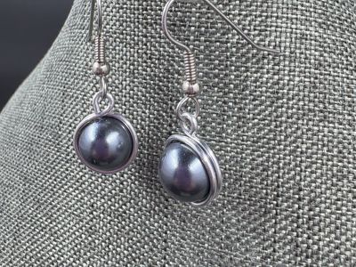 deepingcreative's tweet image. Jazz it up! Introducing Dark Grey Faux Pearl Silver Earrings, exclusively priced at an unbeatable value of $15.00 Don't miss out!
 bit.ly/4saoYgR

#FashionJewelry #Earrings #FauxPearl #SilverEarrings #AffordableFashion #JewelryDeal #StyleStatement #Accessorize #GiftIdeas
