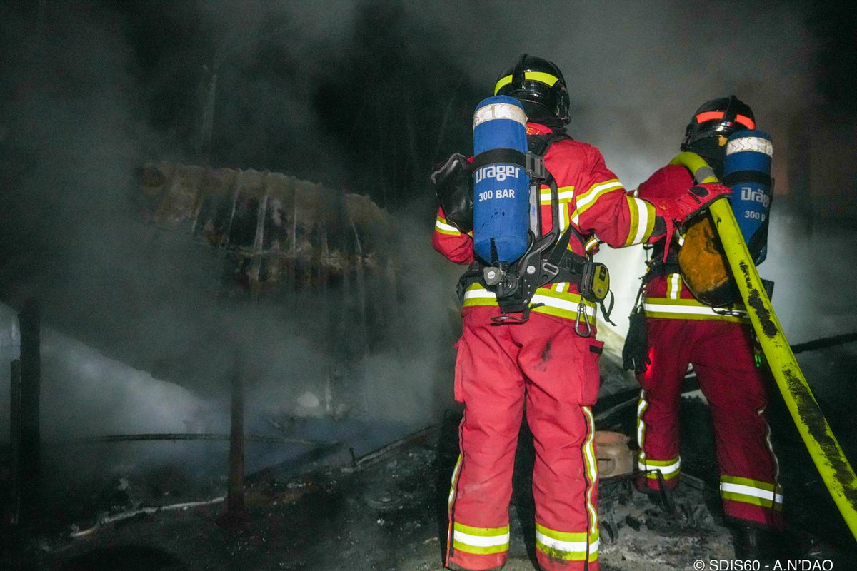 SDIS60's tweet image. #Intervention | Feu de garage à Lamorlaye

Cette nuit, 15 #Pompiers60 sont intervenus pour un feu de garage particulier à Lamorlaye. Deux lances ont été mises en œuvre. Les opérations ont duré plusieurs heures. Aucun blessé n’est à déplorer.