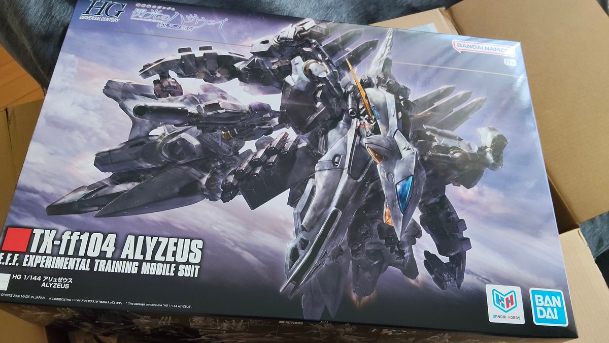 ErisVale181's tweet photo. うっひょーー
アリュゼウスカッコよすぎるぜぇ…
ゴテゴテモリモリ感が堪んねぇな！
ちなみにver.kaのMGサザビーと箱サイズ同じな上に取説もMGと同じぐらいあるのでこれはつまりMGです https://t.co/pOzY8wpVIM