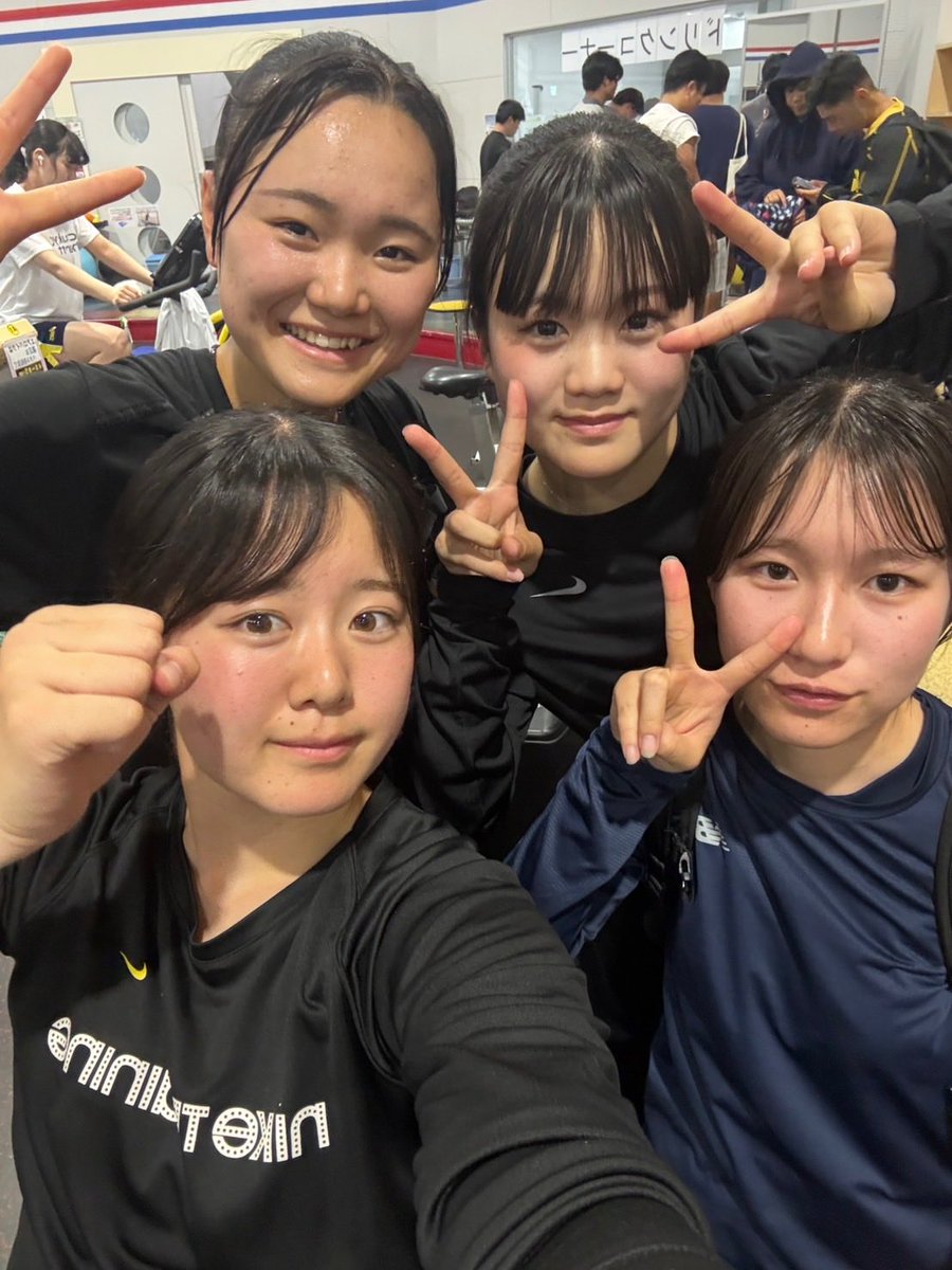 chukyowoman's tweet photo. フィットネスで練習をしていた2.3年生です✨️❤️‍🔥
個々の課題のためにウエイトや有酸素運動に励みました⭐️ https://t.co/YXX8CCYrjm