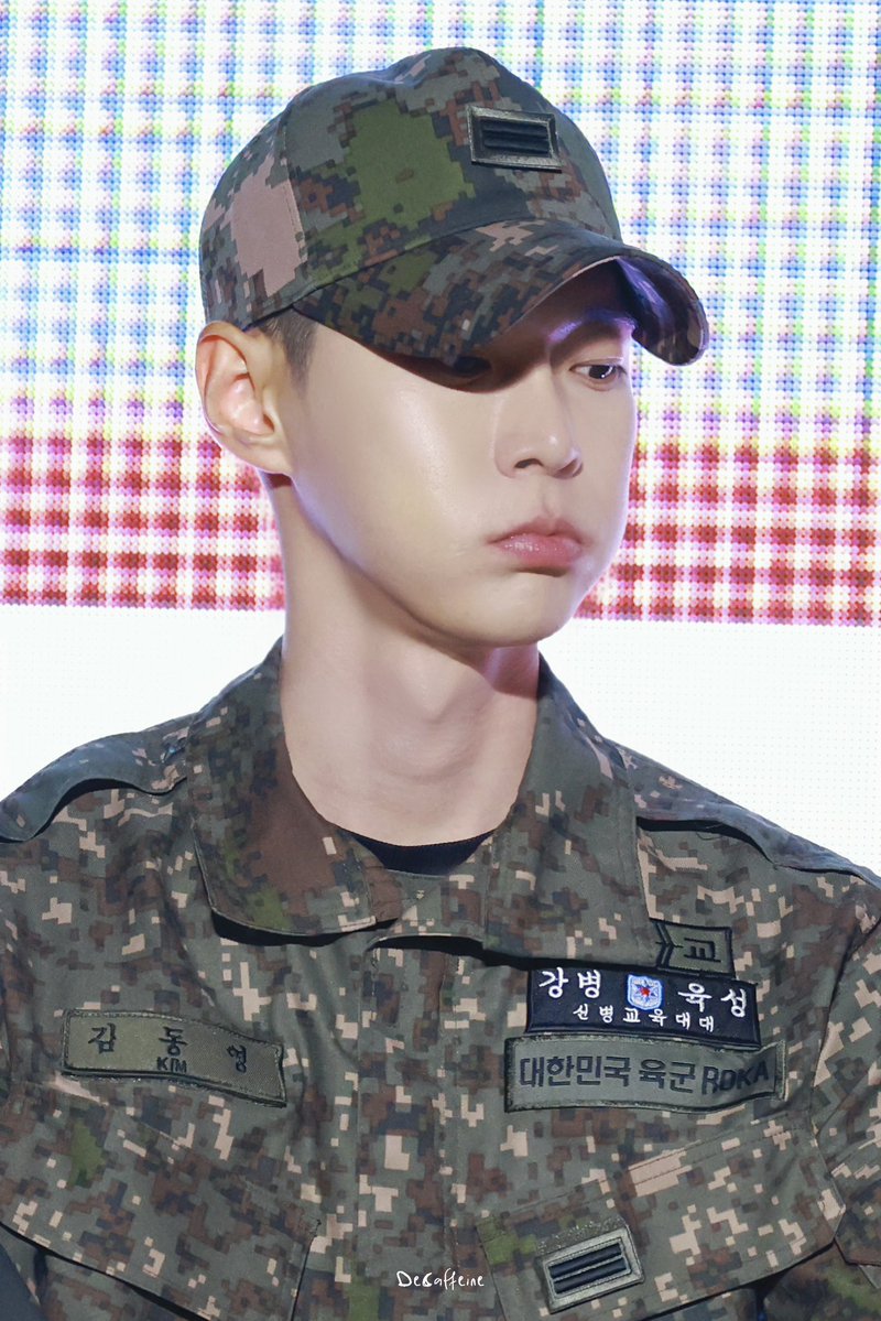 DeCaffeine_ tweet media