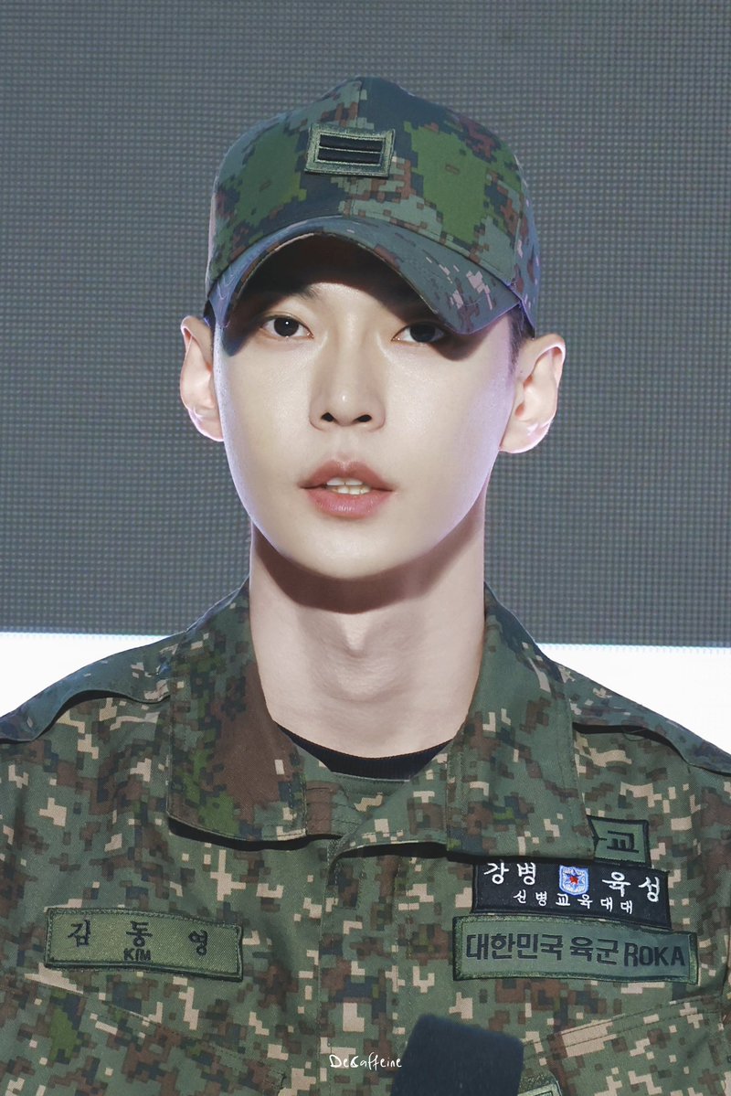 DeCaffeine_ tweet media