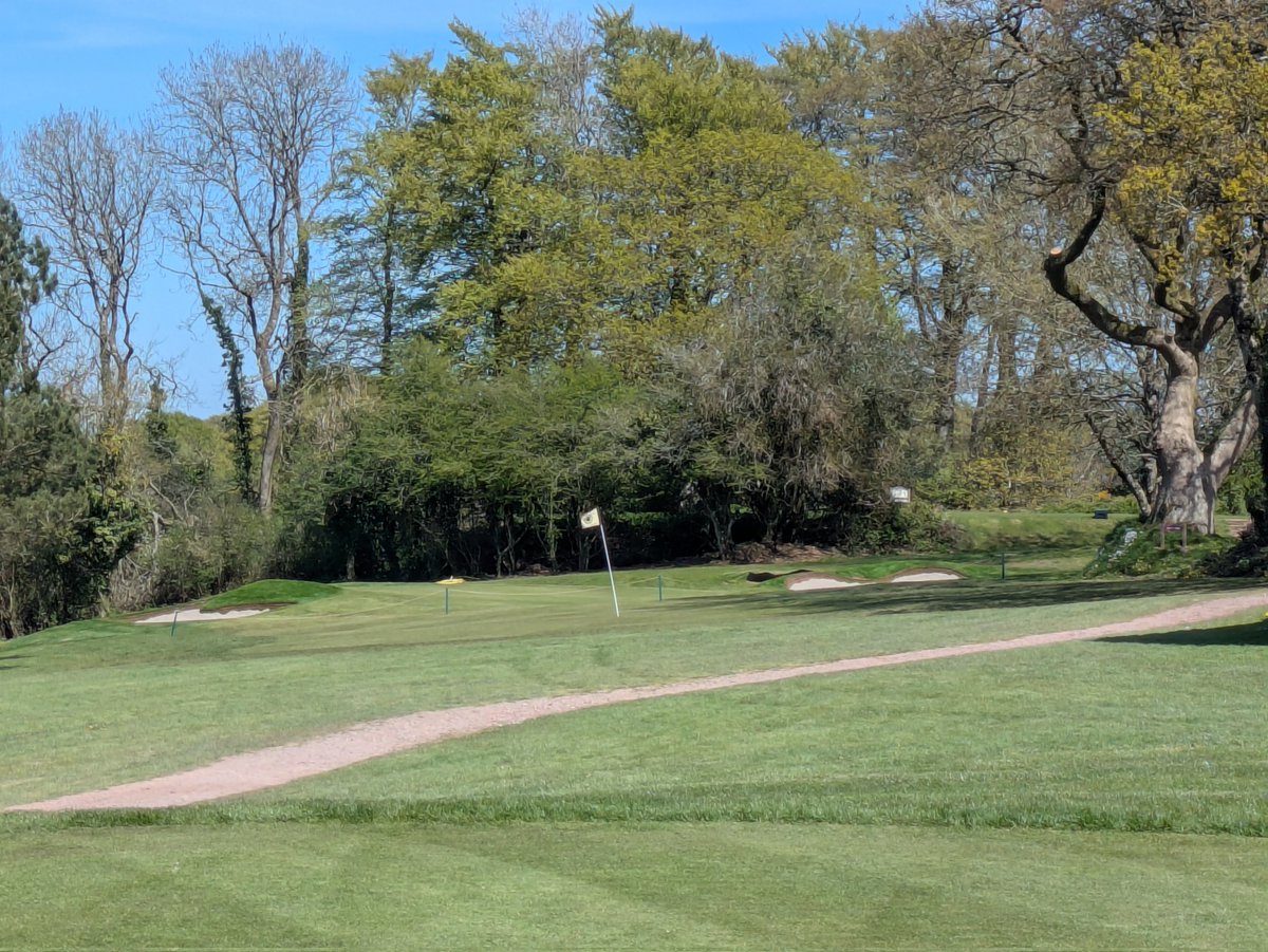 Broomstu's tweet image. Busy week on the course here @HonitonGolf. Greens spiked, dressed with 20t of @MansfieldSand and an application of @Sustane_NF fertiliser. Heights of cut are being established on the 2nd hole ready for opening on 1st May!⛳🏌️‍♂️ #greenkeeping #golf #spring26