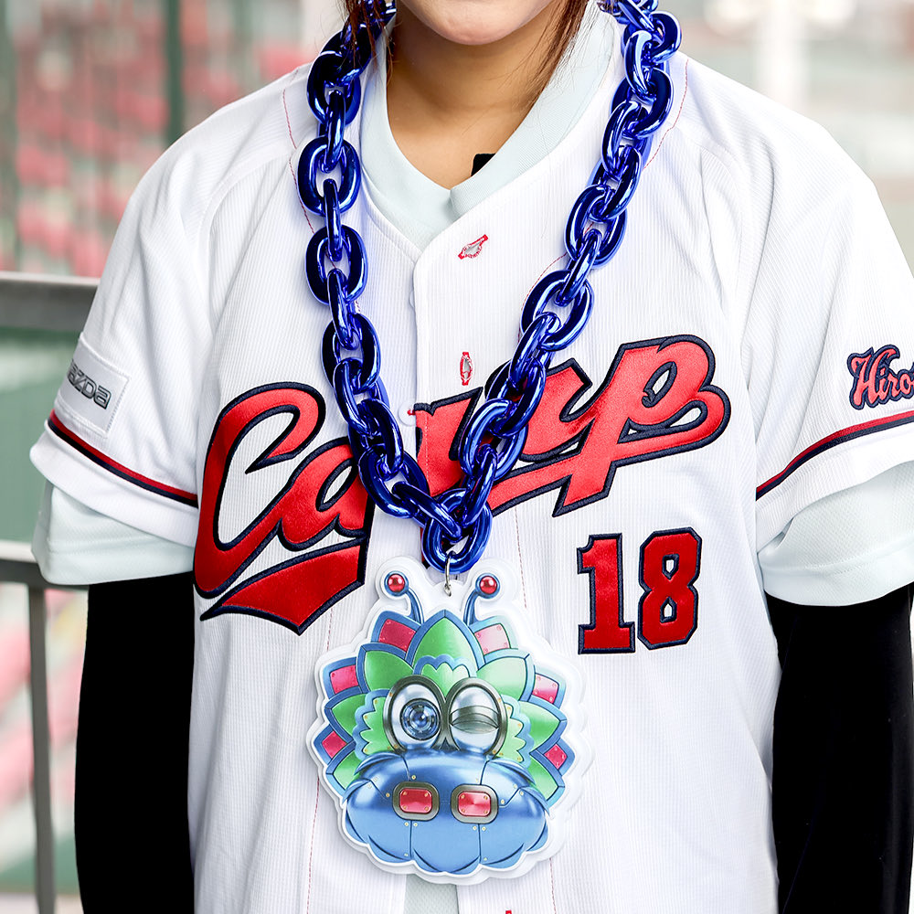 hajimenity's tweet photo. カープもビックチェーンネックレス⛓️
めちゃくちゃよい✨
#carp #広島 #グッズ https://t.co/L3y7AOwfhD