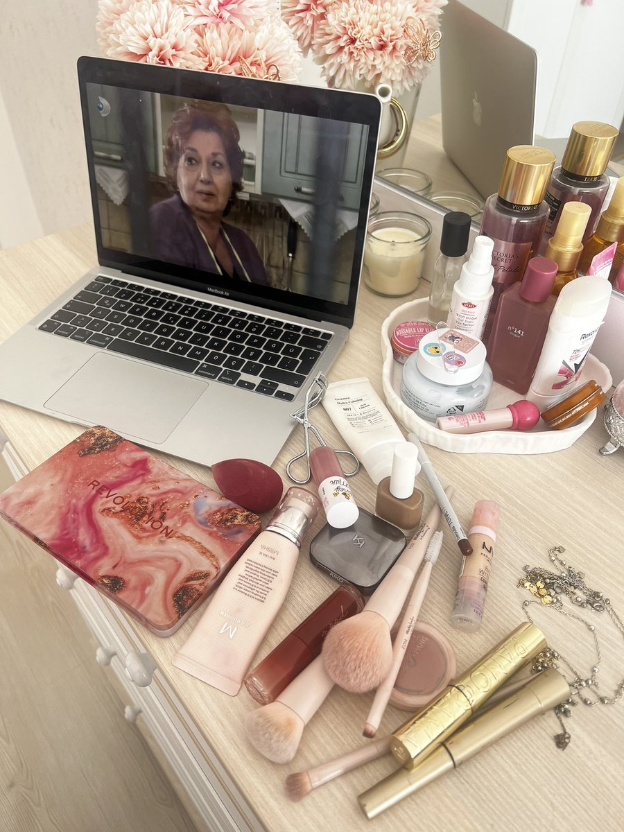 güldoş💋 tweet media