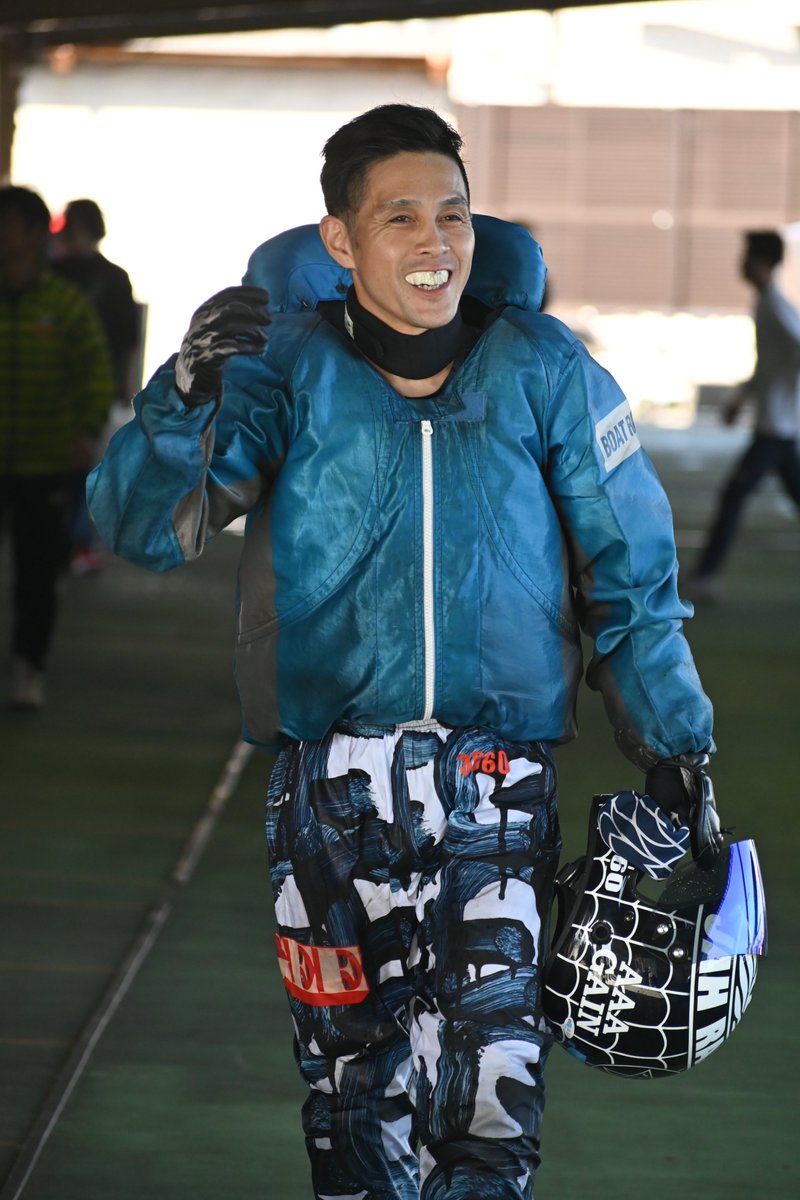 nikkan_boat's tweet image. 【宮島ボート・ＰＧⅠマスターズチャンピオン】５日目
菊地孝平は準優10Ｒ２着で優勝戦へ。
レース後は、報道陣のカメラに向けて「おしっ！」
＃ボートレース宮島　＃ＢＯＡＴＲＡＣＥ