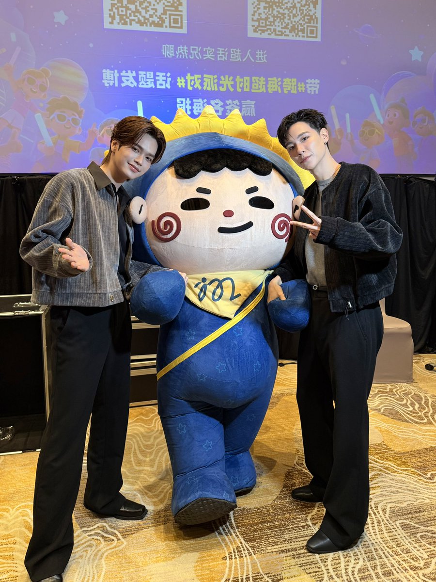 jummo__gmmtv's tweet image. 大家嚟加充Dad Da Mo 啦！Dad Da好靚仔，但 Jummo 係最靚仔嘅！😎💙💛✨

เติมแด๊ดด๊าโม่กันกานคับ แด๊ดด๊าหย่อมากก แต่โม่หย่อฉุดดด 😎💙💛✨
#JuMarkMo1stFMinHK
#GMMTV