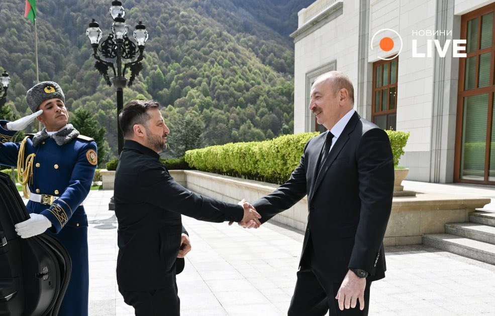 MAKS 25 🇺🇦👀 tweet media