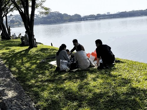 Bernardmarty4's tweet image. Community Clean-Up Day!  Join us this Sat, 9 AM at Maple Park! Bring gloves/bags—let’s spruce up our neighborhood + grab free snacks afterward!  Tag a friend u0026 let’s make our space shine!   #NeighborhoodLove #KeepItClean