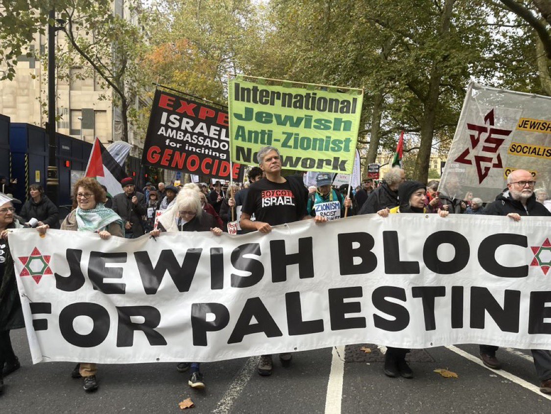 fangr's tweet image. @ChrisMinnsMP instigated unaccountable #PoliceViolence against #PeacefulProtest

Zionist crackdown on the democratic right to protest AGAINST GENOCIDE makes EVERYBODY less safe,

He represents severe overreach &amp;amp; overreaction in service of an Apartheid state, making Jews LESS safe