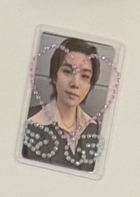 KOO97CART's tweet image. attempting this yoongi deco toploader except i dont have the strip crystals lol, getting creative with the letter ones instead 😼