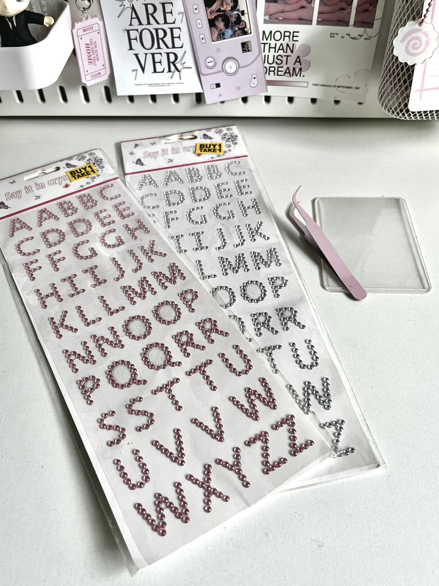 KOO97CART's tweet image. attempting this yoongi deco toploader except i dont have the strip crystals lol, getting creative with the letter ones instead 😼